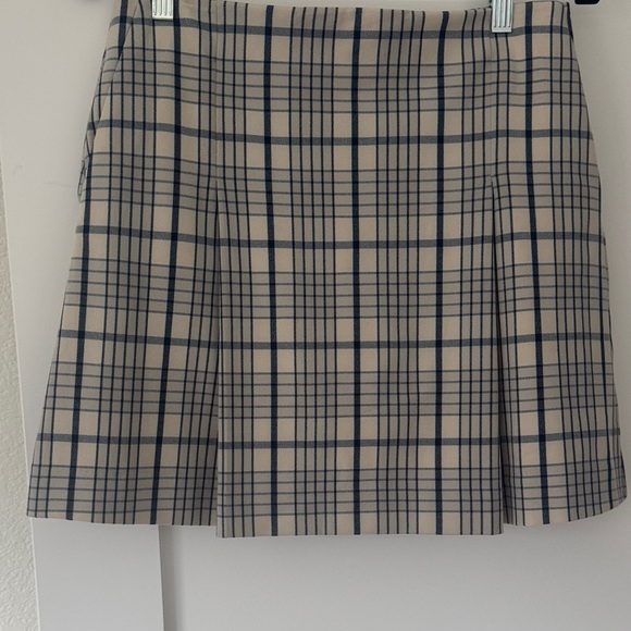 Tory Sport Golf Skirt. - Picture 1 of 4